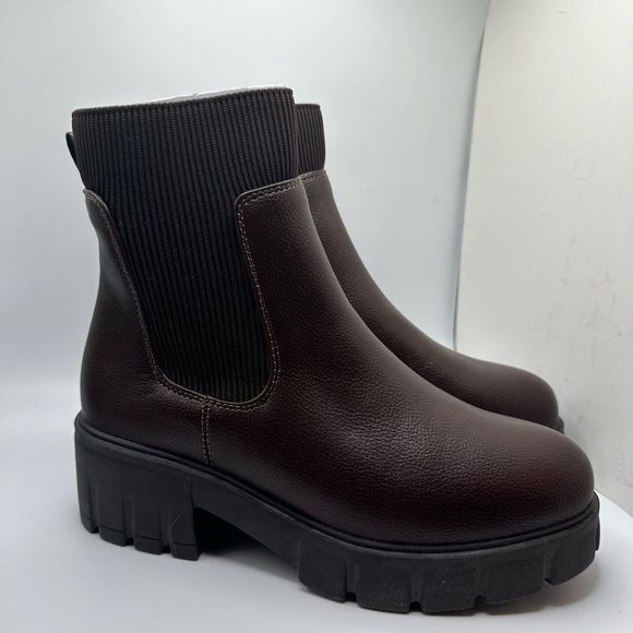 CUSHIONAIRE Women's slip on chelsea boot +Memory Foam 8 WIDE BROWN - Picture 1 of 7